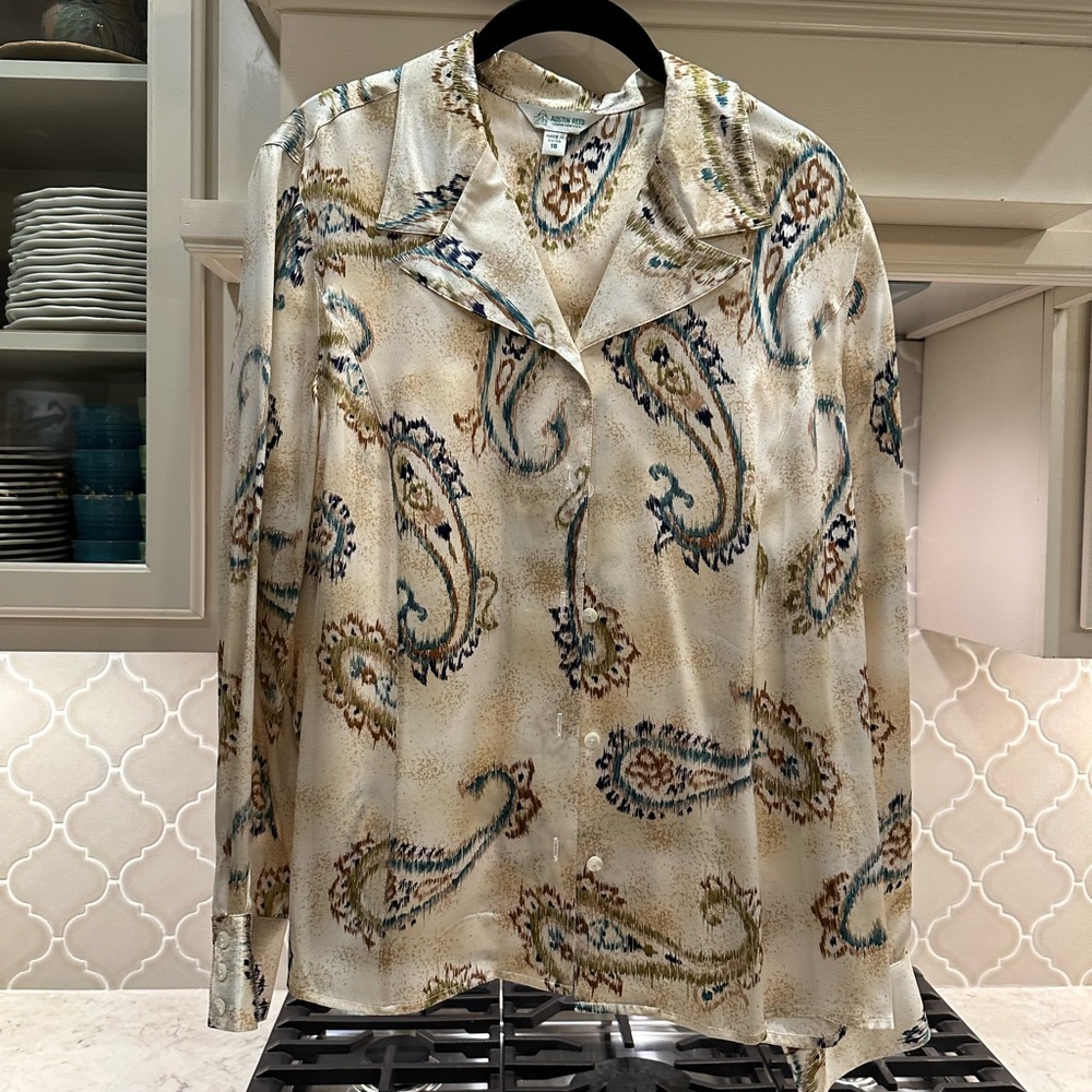 Quiet luxury! Austin Reed silk blouse size 16 gorgeous mod paisley print